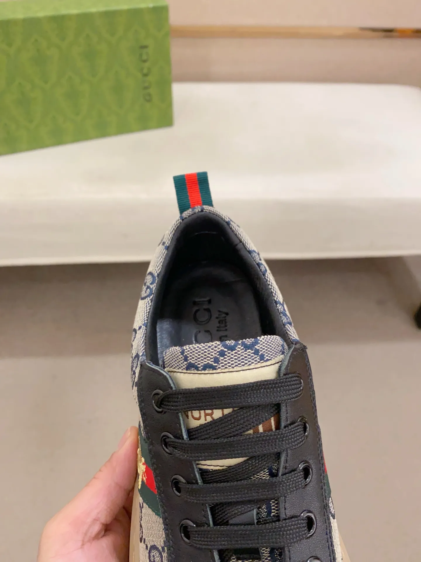 Men's clothing and shoes💰:400💰 (GUCCI) The latest model from the official website 🎁🎁Casual and fashionable men's shoes👟, hot style💥The version is simple and elegant, exclusive for trendy men. Unique latest brand elements from the official website👑Original decoration, fashionable and generous, the fabric is original cowhide ✅Sheepskin lining, the official website specifies wear-resistant casual outsole, the classic model is taken in kind at the counter🎬38-44 (45 is not returned or exchanged when customized)